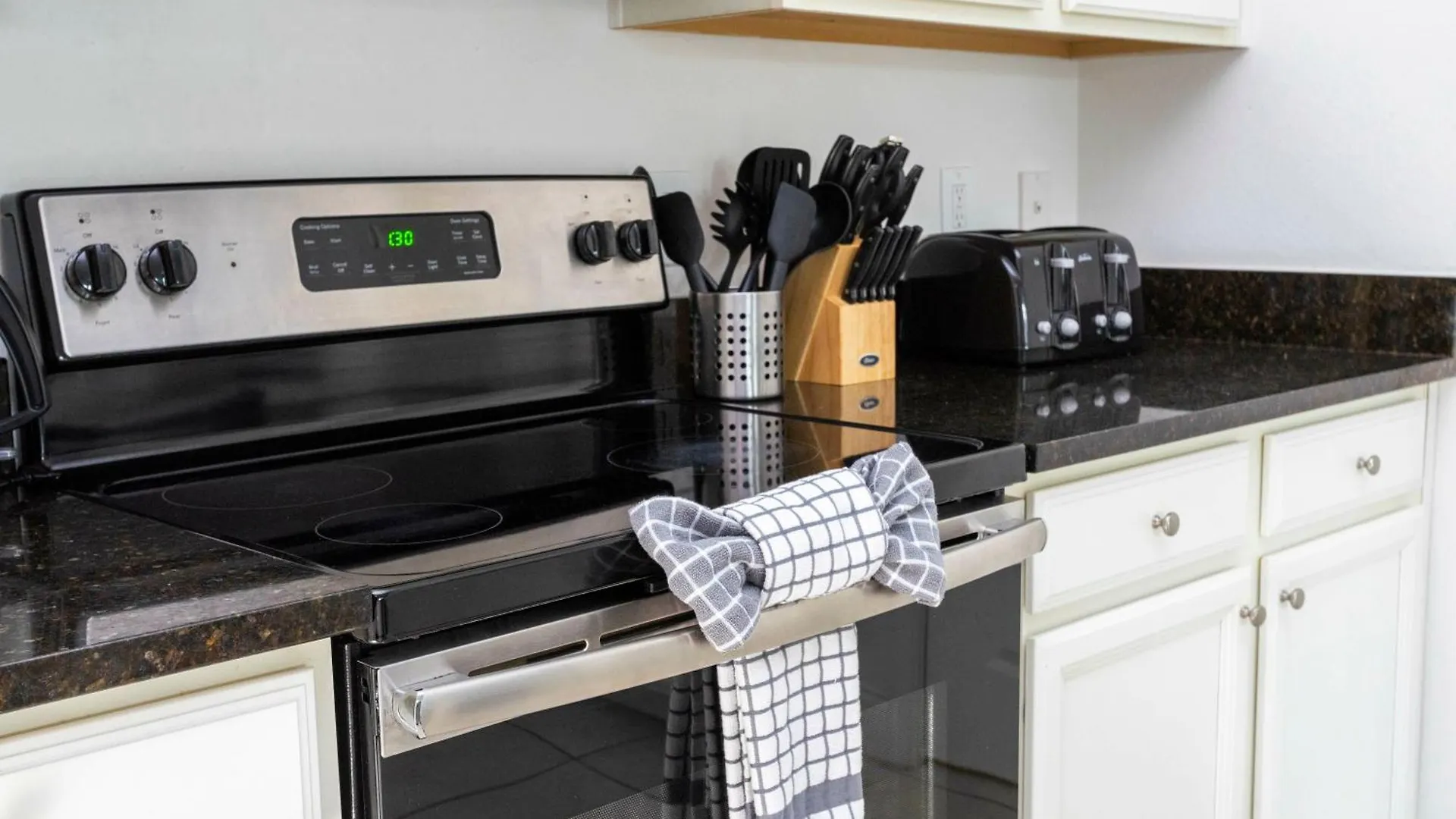 Semesterbostad Beautiful Townhouse With Pool Close To Disney Davenport