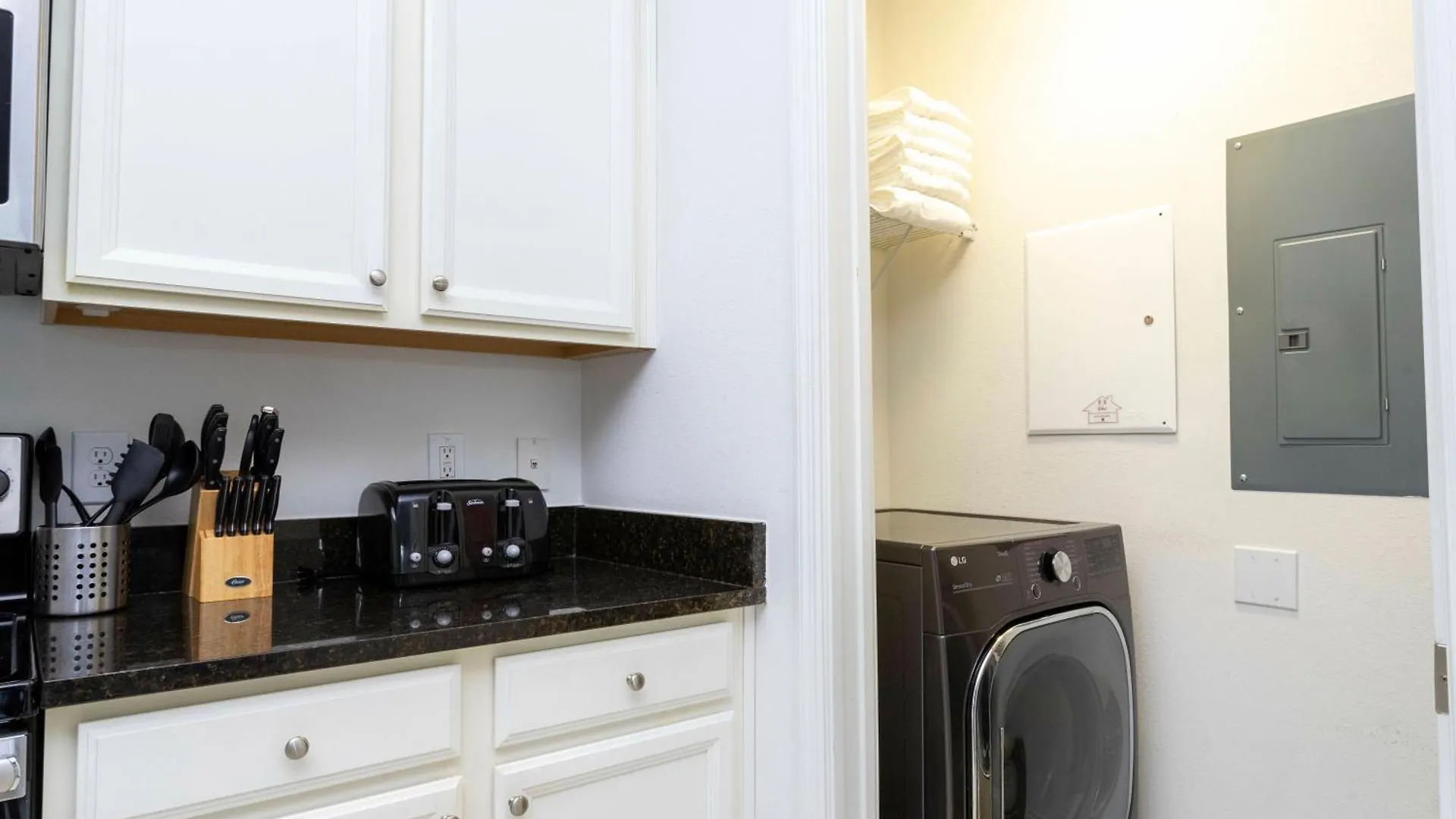 Beautiful Townhouse With Pool Close To Disney Davenport USA