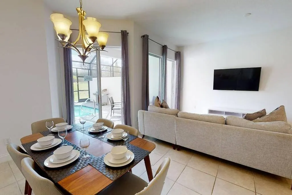 Beautiful Townhouse With Pool Close To Disney Davenport