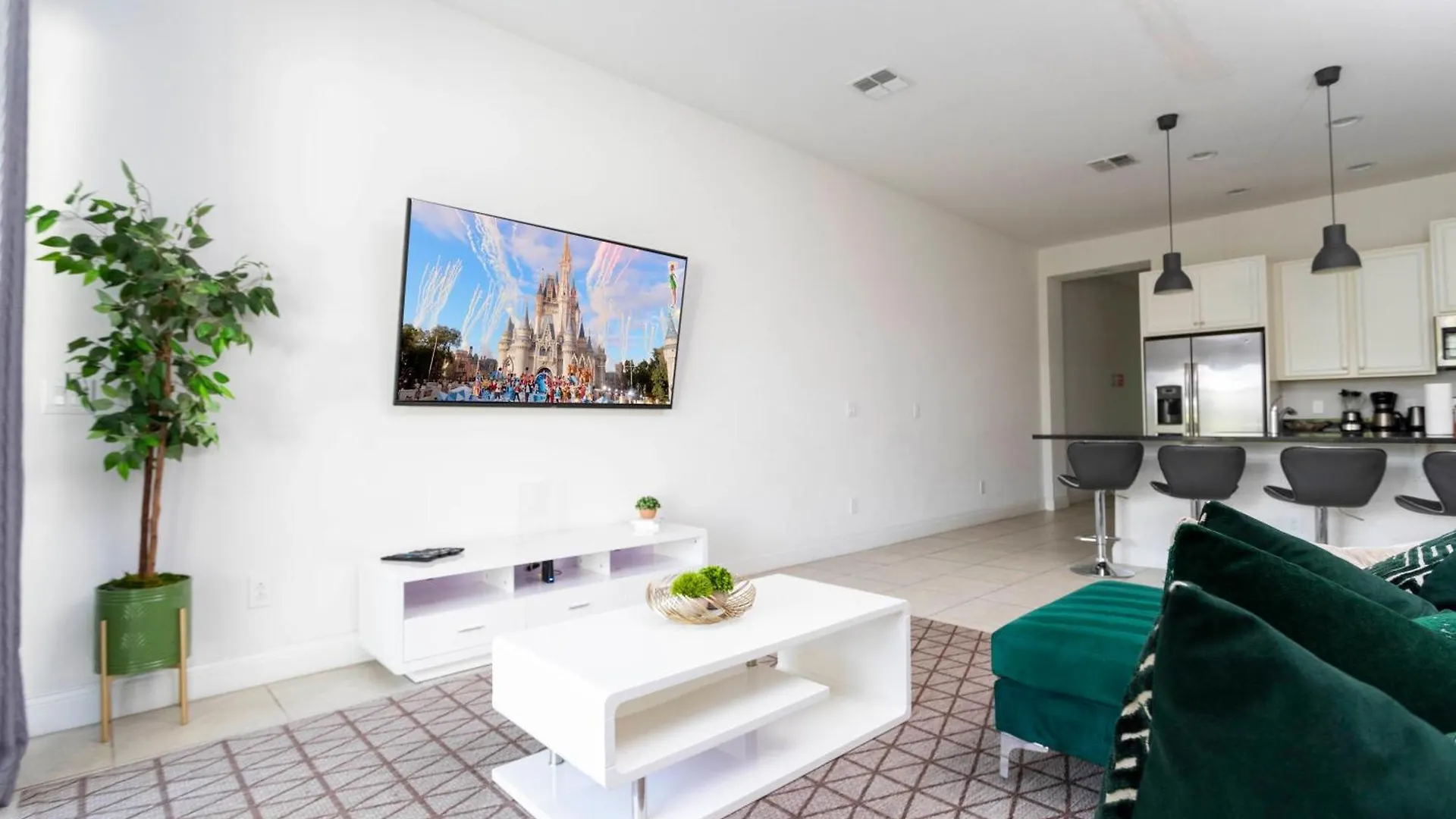 Beautiful Townhouse With Pool Close To Disney Davenport